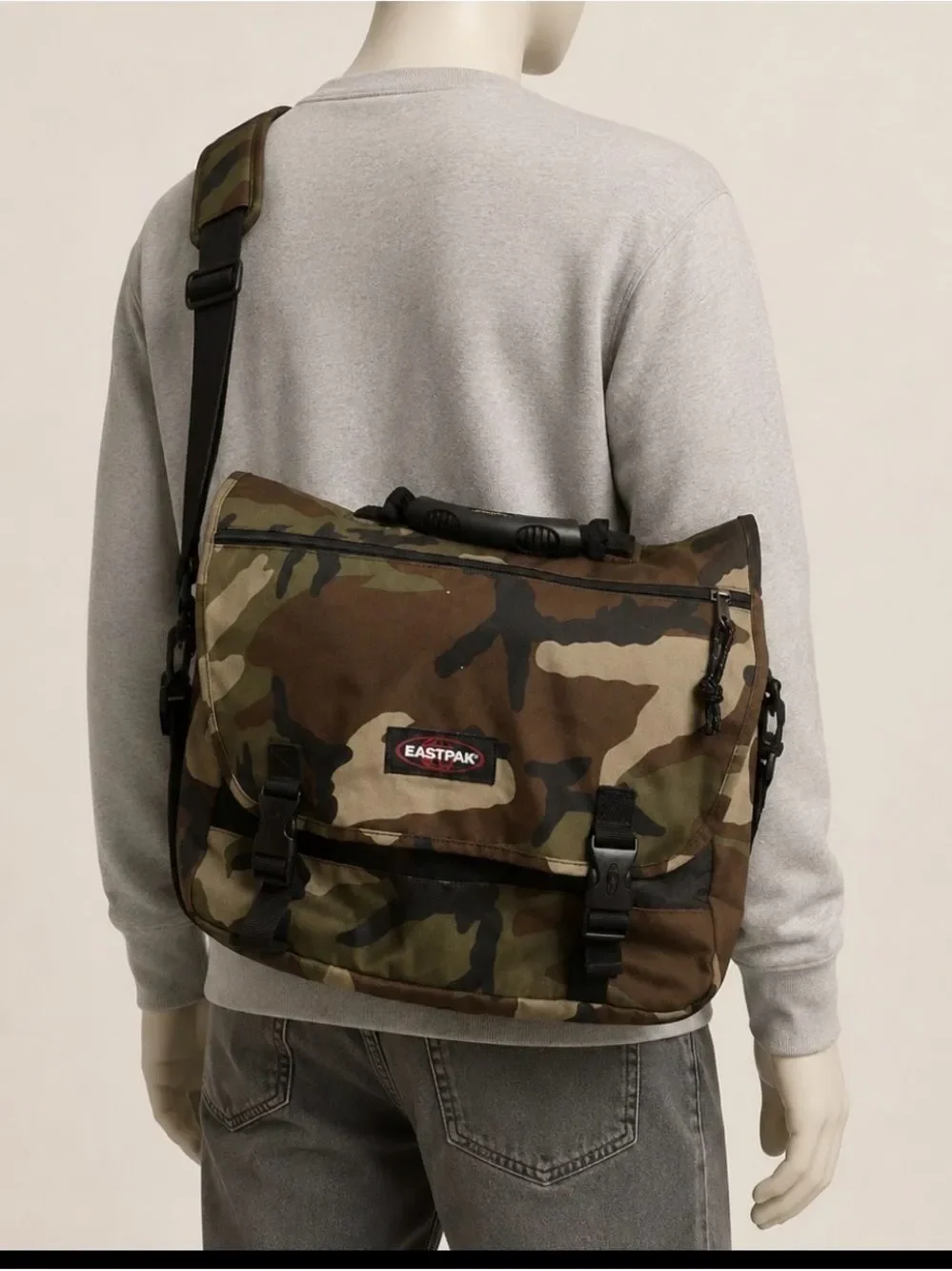 Eastpak Camo Messenger Bag in Green ,Brown & Brown padded laptop compartment.